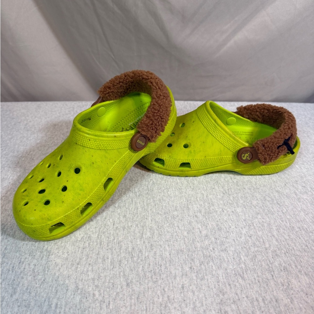 Crocs x DreamWorks Classic Clog “Shrek” Edition 🐸